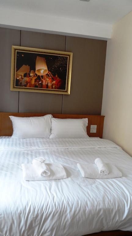 Oyo 1093 De Nawarat Chiang Mai Boutique Apartment Szoba fotó